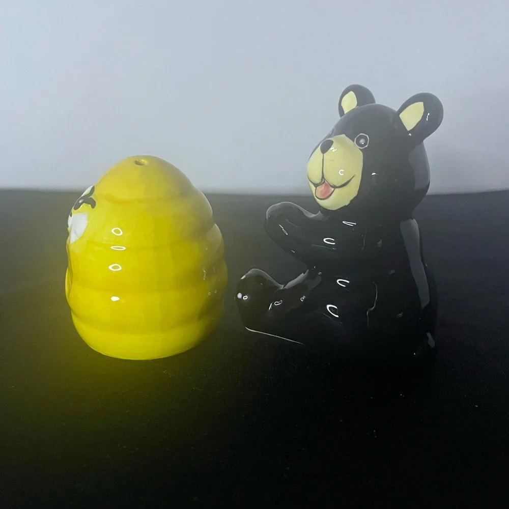 Salt & Pepper Set - Black Bear Yellow Beehive 2-Piece NEW NIB